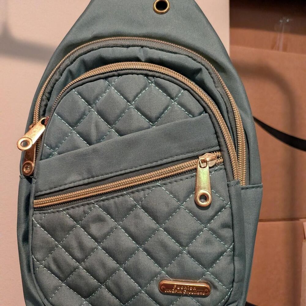 Fashion green quilted backpack
